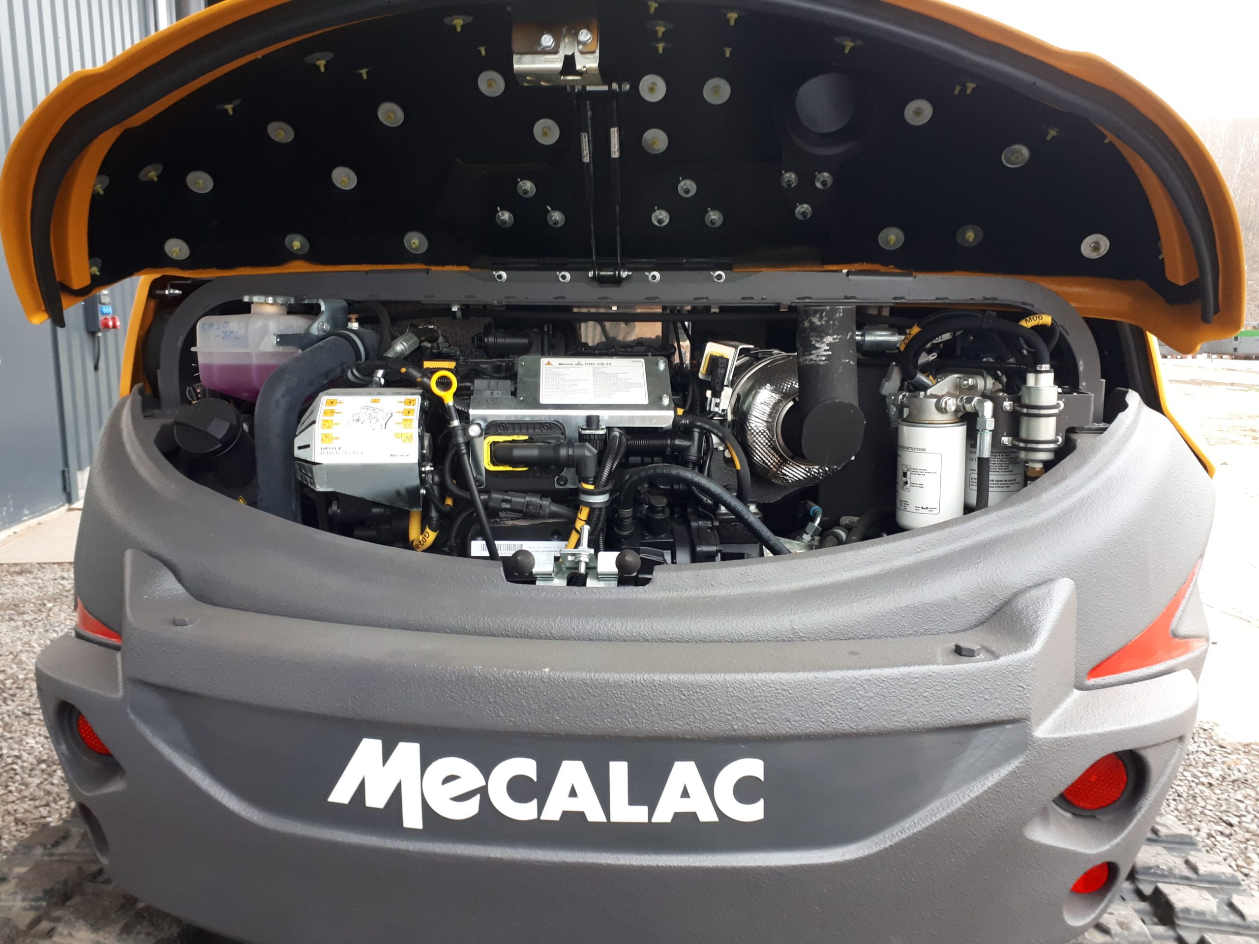 6MCR_Kettenbagger_Skidloader_Mecalac_MBN_kaufen_Stadthagen_Hoppe_Hannover_Motor